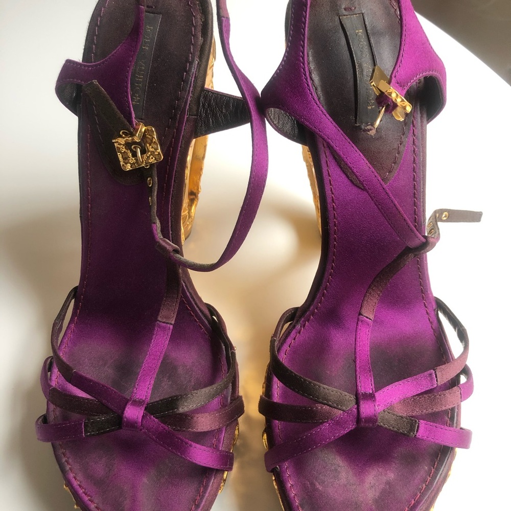 Louis VUITTON Shoes Sculpted Wedge Gold Pump - Picture 3 of 3